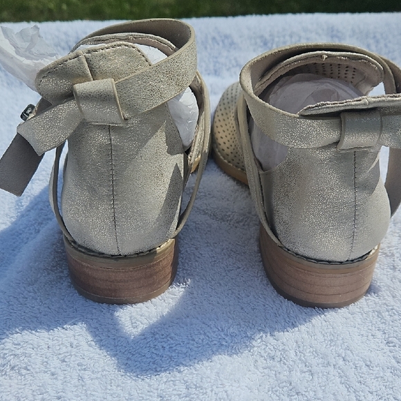 Stylish Beige Ankle Booties - Picture 5 of 6